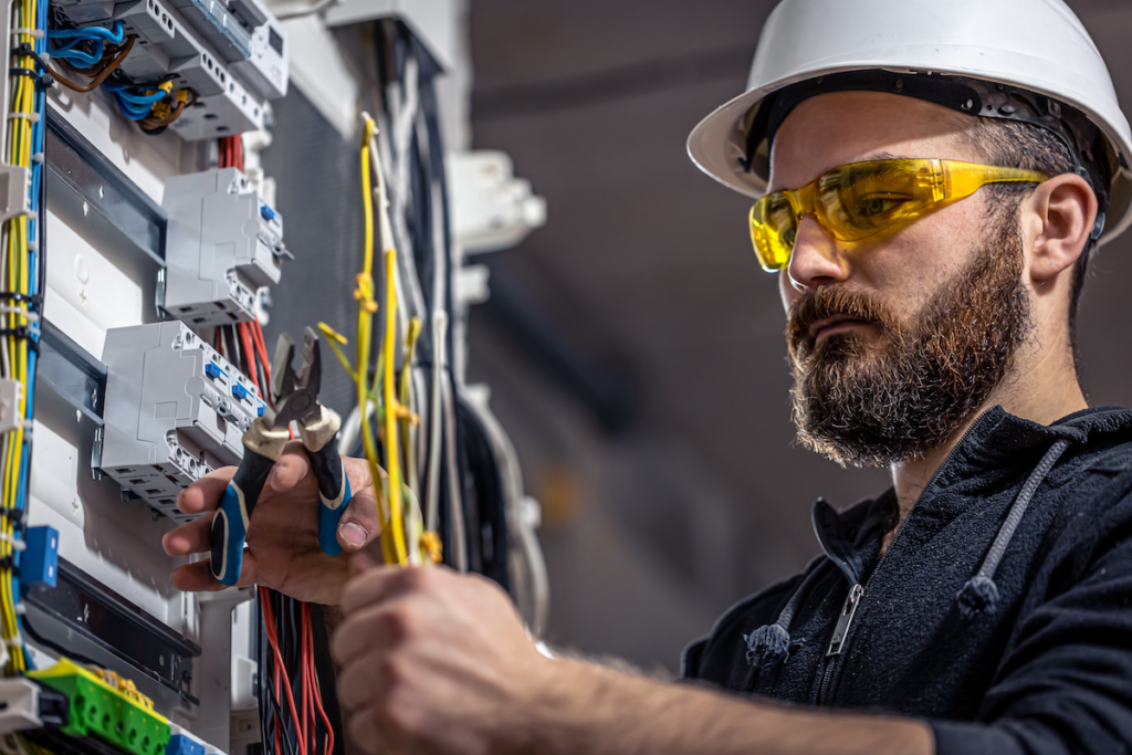 A picture of Electrical Contractor vs Electrician: What's the Difference? with Brotherly Love Electric LLC