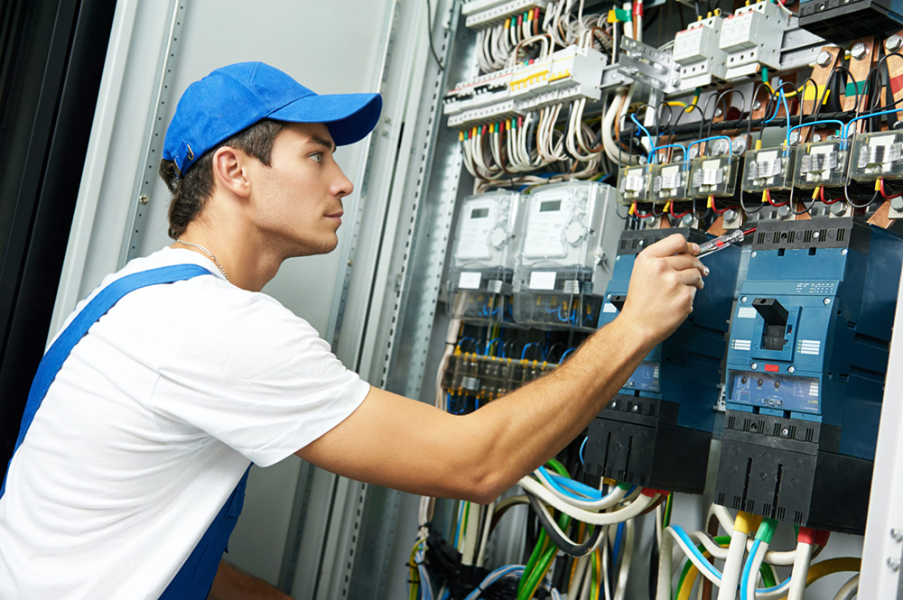 A picture of Common Electrical Issues Experienced by Dallas Homeowners with Brotherlylove